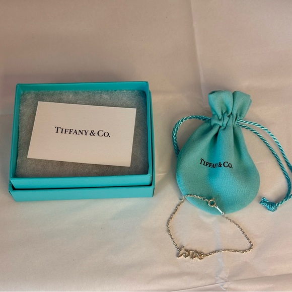 🌸NWOT Tiffany & Co. Silver Love Chain Bracelet - Picture 2 of 4